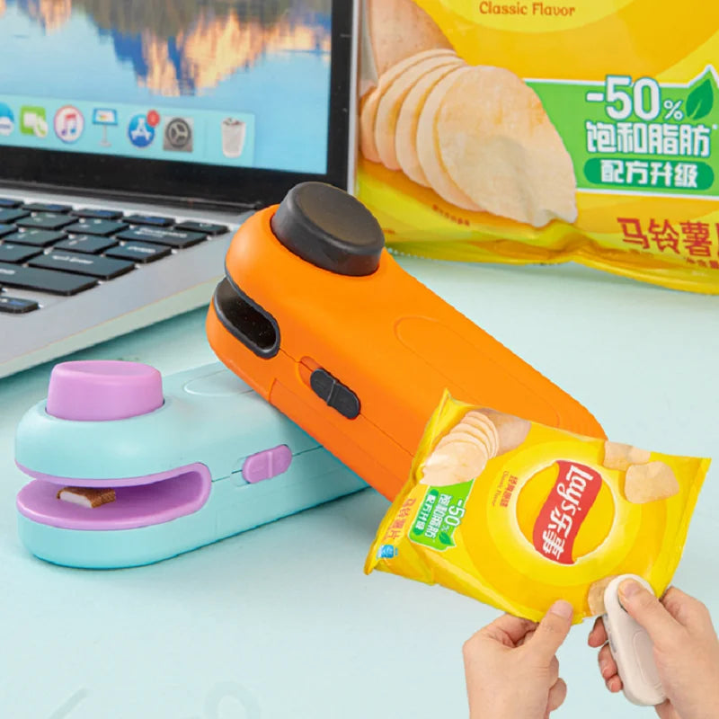 Portable Mini Sealer 2 in 1 Heat Sealer for Snacks Home Use Rechargeable Sealer Vacuum Sealer Snacks Plastic Bag Heat Sealer